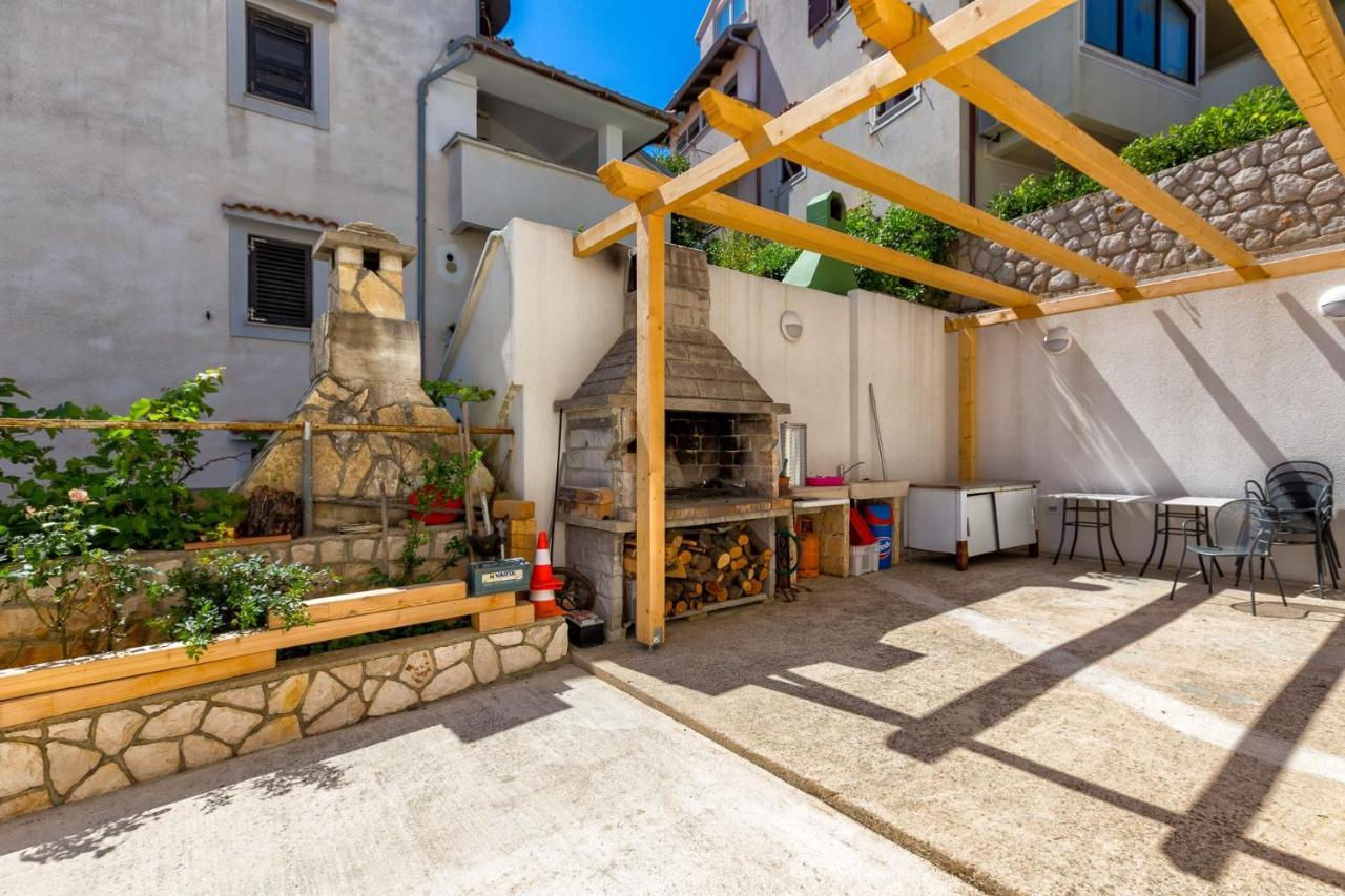 Apartments With A Parking Space Mali Lošinj Zewnętrze zdjęcie